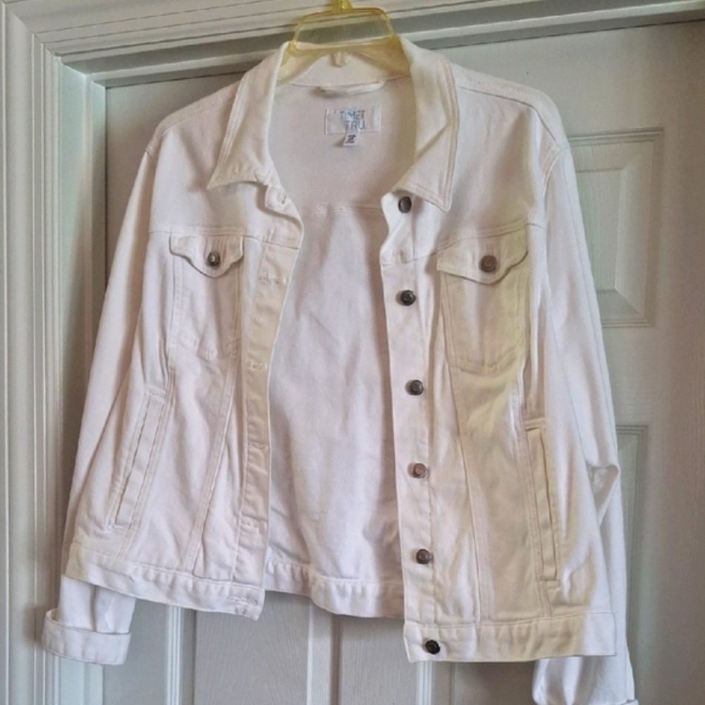 Time and Tru White Jean Jacket Classic Denim Style
